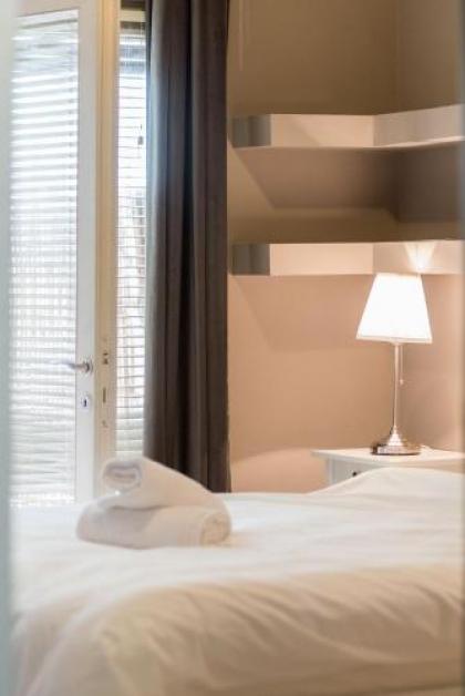 Beautiful 2Bd w/ Private Balcony by Sea N' Rent - image 19