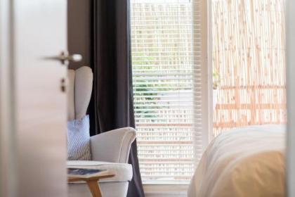 Beautiful 2Bd w/ Private Balcony by Sea N' Rent - image 20