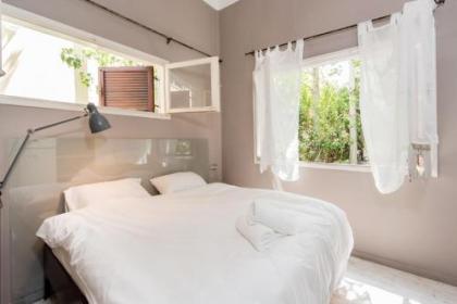 Beautiful 2Bd w/ Private Balcony by Sea N' Rent - image 3