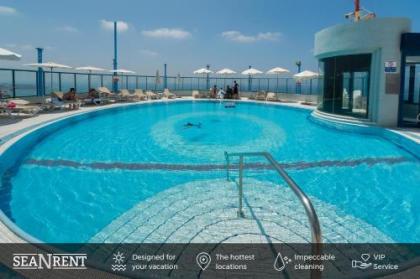 Superb Beachfront Apartments with Pool by Sea N' Rent - image 1