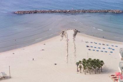 Superb Beachfront Apartments with Pool by Sea N' Rent - image 17