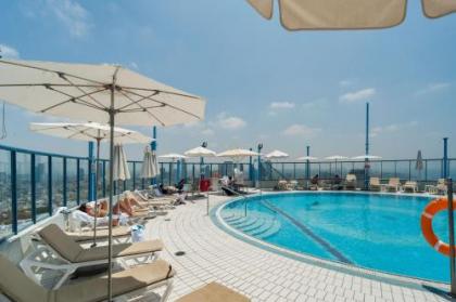 Superb Beachfront Apartments with Pool by Sea N' Rent - image 5