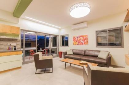 Ben Gurion Apartment - image 1