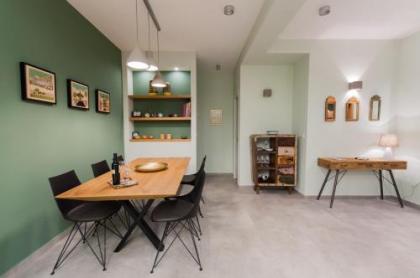 Ben Gurion Apartment - image 14