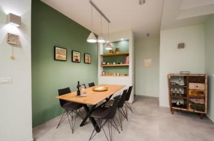 Ben Gurion Apartment - image 15