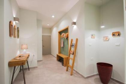 Ben Gurion Apartment - image 17