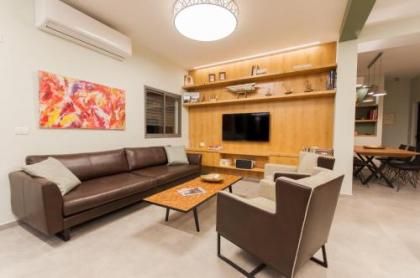 Ben Gurion Apartment - image 8