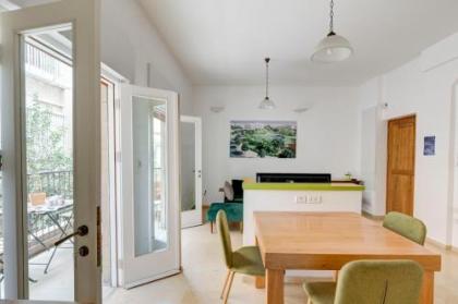 TLV2RENT Unique Dizengof Apartment - image 10