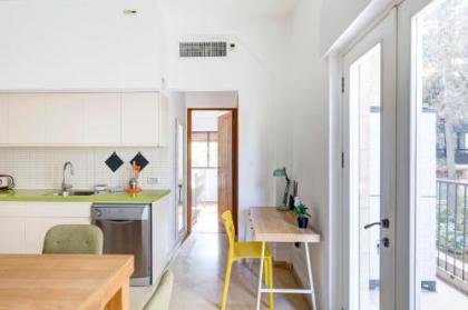 TLV2RENT Unique Dizengof Apartment - image 13
