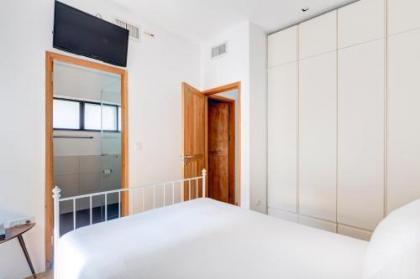 TLV2RENT Unique Dizengof Apartment - image 18