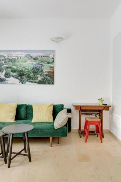 TLV2RENT Unique Dizengof Apartment - image 2
