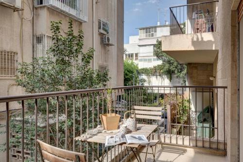 TLV2RENT Unique Dizengof Apartment - image 7