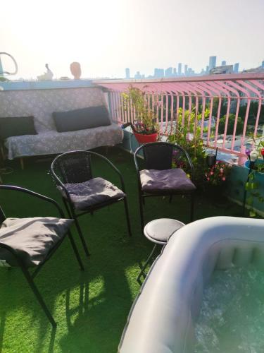 Avi's Place - image 3