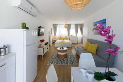 Beach View Apartments - image 9