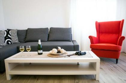 Luxury 2BR Apt on the Beach - image 10