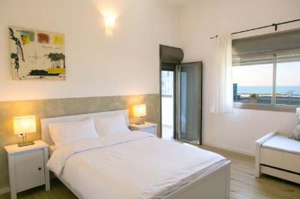 Luxury 2BR Apt on the Beach - image 12