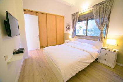 Luxury 2BR Apt on the Beach - image 2