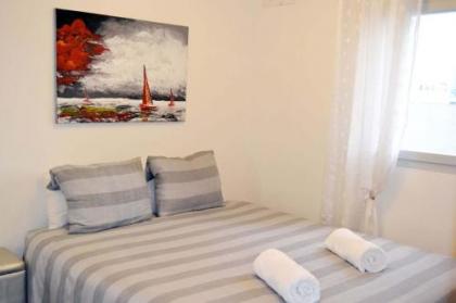 Classic 1BR in City Center near Beach by FeelHome - image 10