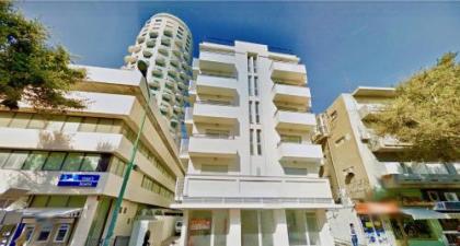 Classic 1BR in City Center near Beach by FeelHome - image 11