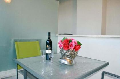 Classic 1BR in City Center near Beach by FeelHome - image 15