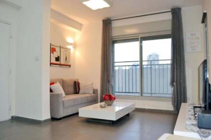 Classic 1BR in City Center near Beach by FeelHome - image 2