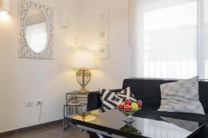 Classic 1BR in City Center near Beach by FeelHome - image 20