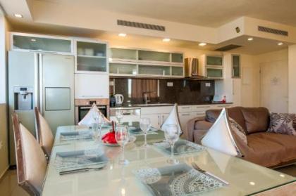 Penthouse with Panoramic View by FeelHome - image 12