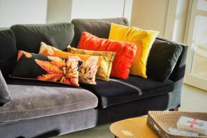 Bright 1BR Apartment w Balcony & Mamad 10 min Walk from Beach by Sea N' Rent - image 10