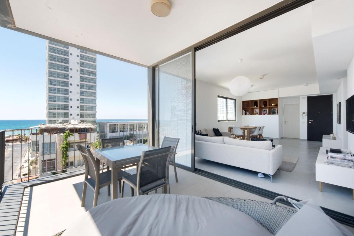 Modern 2-BR in Carmel Market by HolyGuest - main image
