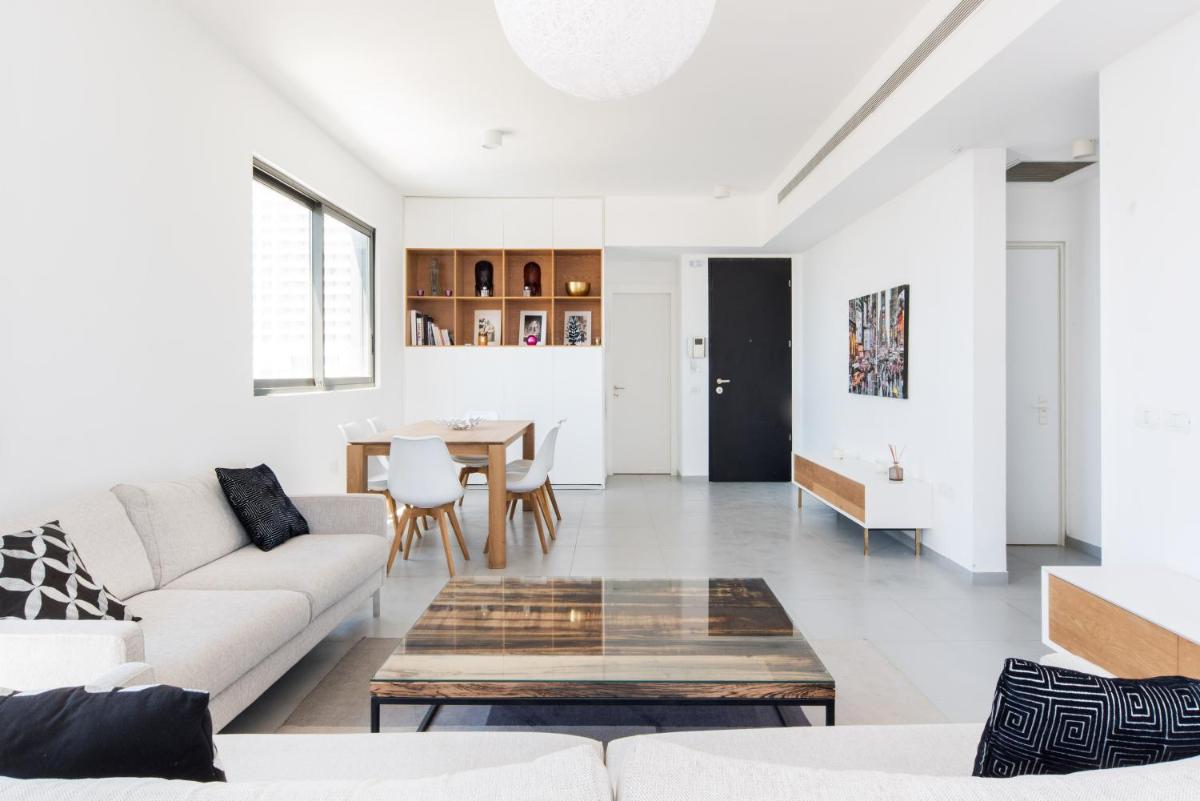 Modern 2-BR in Carmel Market by HolyGuest - image 2