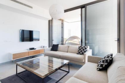 Modern 2-BR in Carmel Market by HolyGuest - image 3