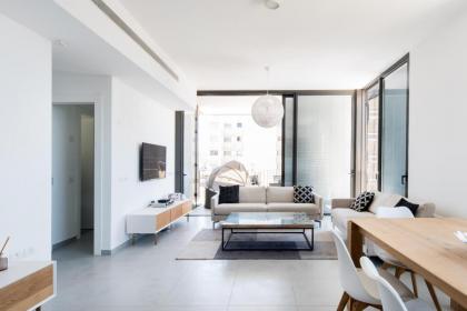 Modern 2-BR in Carmel Market by HolyGuest - image 4