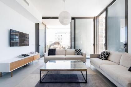Modern 2-BR in Carmel Market by HolyGuest - image 8