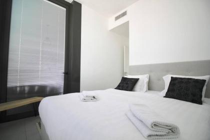 Modern 2-BR in Carmel Market by HolyGuest - image 9
