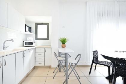 Perfect Location 2BR in Reines by HolyGuest - image 6