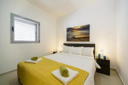 Quiet Hideaway & Terrace near Beach by FeelHome - image 17