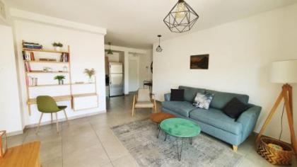 Design 1 Bdr Apartment Florentine #TL18 - image 2