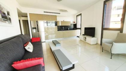 Cozy 2 Bdr Apartment Florentine #TL16 - image 15