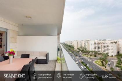 Beautiful Apts w/ Large Balcony & Parking by Sea N' Rent - image 1