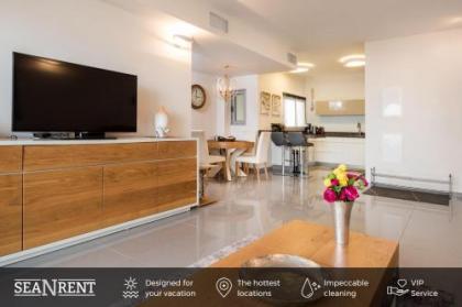 Beautiful Apts w/ Large Balcony & Parking by Sea N' Rent - image 14