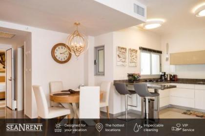 Beautiful Apts w/ Large Balcony & Parking by Sea N' Rent - image 17