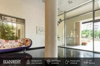 Beautiful Apts w/ Large Balcony & Parking by Sea N' Rent - image 4