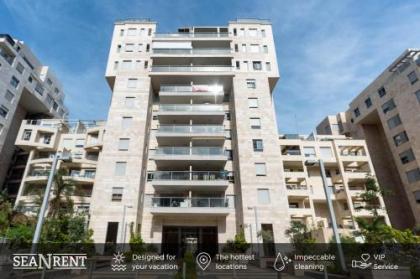 Beautiful Apts w/ Large Balcony & Parking by Sea N' Rent - image 7