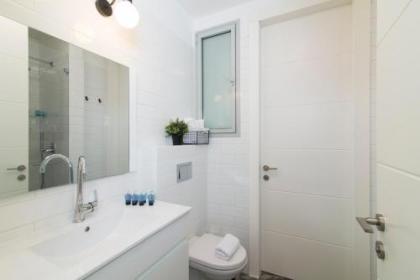 Bauhaus Boutique by TLV2rent - image 11