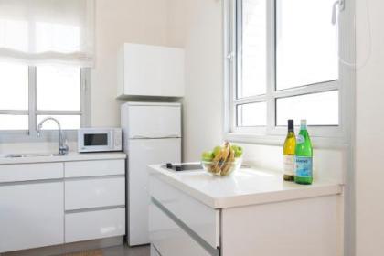 Bauhaus Boutique by TLV2rent - image 13