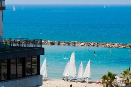 Luxury Apts 5-min Walk to Gordon Beach by Sea N' Rent - image 11