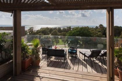 Luxury Apts 5-min Walk to Gordon Beach by Sea N' Rent - image 15