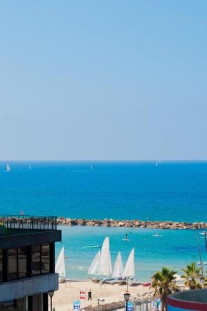 Luxury Apts 5-min Walk to Gordon Beach by Sea N' Rent - image 17