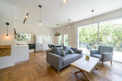 Beach Apartments TLV - Exclusive - image 1
