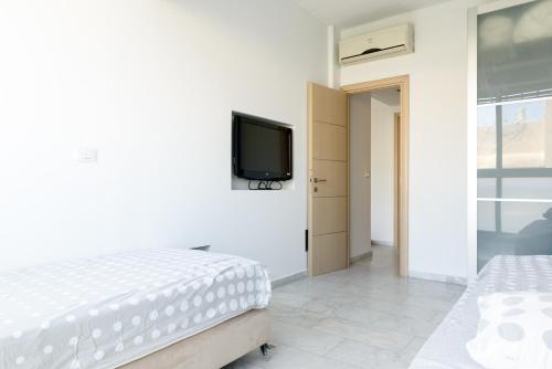 Frishman 3 Bedrooms Apartment - image 6